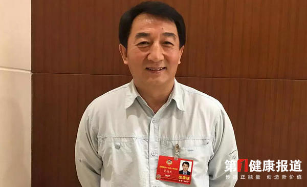 管健民委员 体育教育的健身与尊师