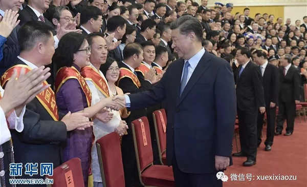 习近平再次点赞医护群体