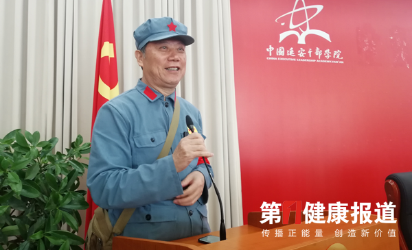 王立华 公益长征行走出来一条什么路？