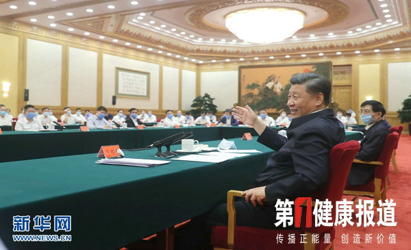 习近平：企业家要承担社会责任 关心员工健康