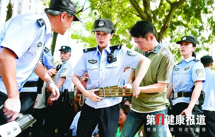 看热播剧《警察荣誉》想到腰酸腰疼怎么办？