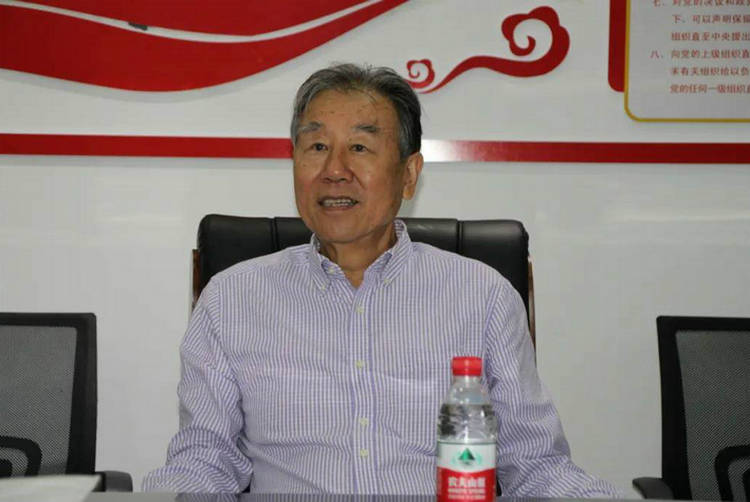 中组部老干部局原副局级调研员冯守文喜获健康老人功勋奖