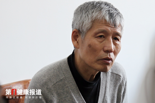 中国社会科学院食品安全课题组负责人邢东田喜获健康老人功勋荣誉称号
