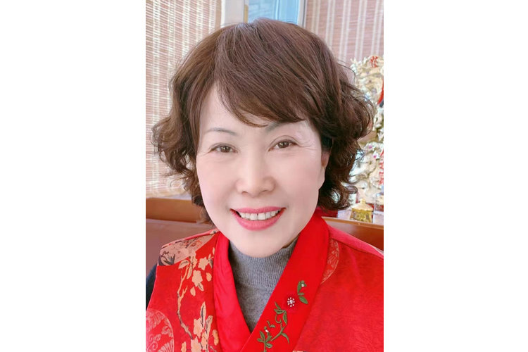 中医养生保健指导师董卿喜获健康老人功勋荣誉称号