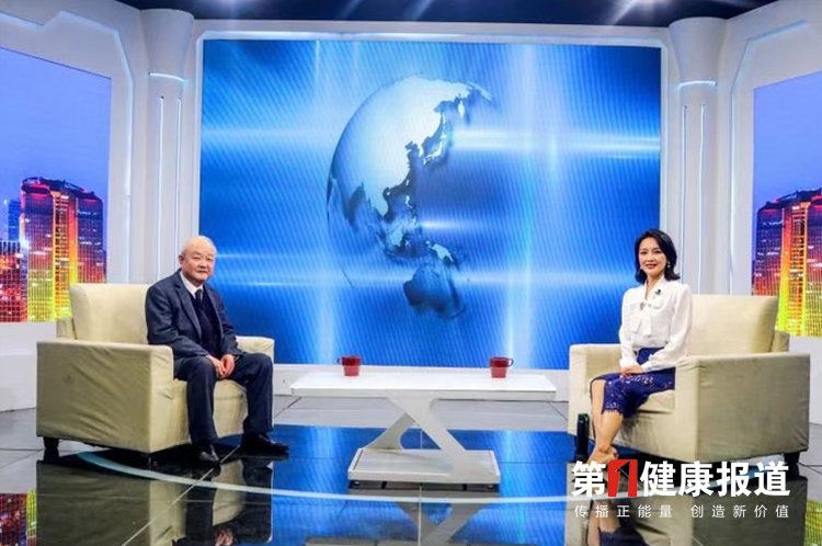 金起荣行医60载获颁健康宣传大使
