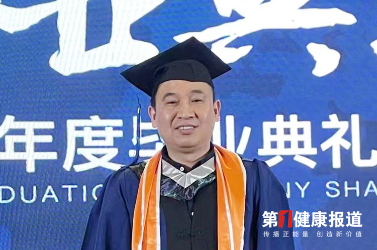 凌红军小吸管大便利获颁健康宣传大使