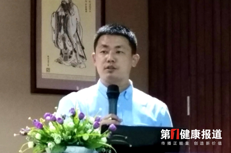 倪显伟办讲堂弘扬社会主义价值观获颁健康宣传大使