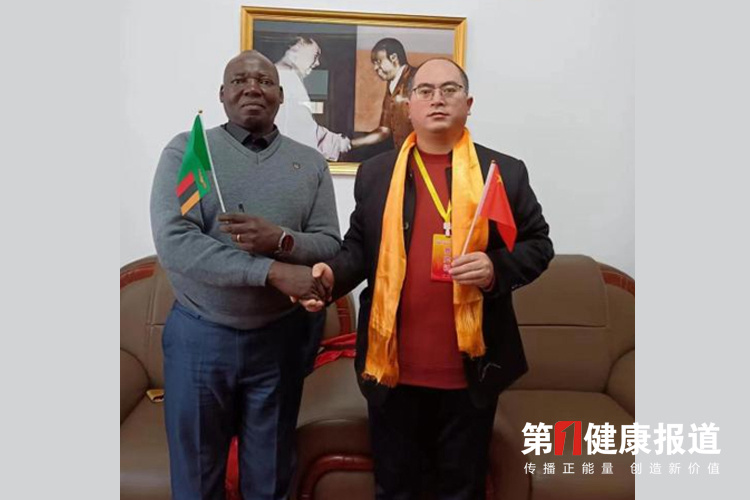 龚红光临床代教培养学徒弟子获颁健康宣传大使