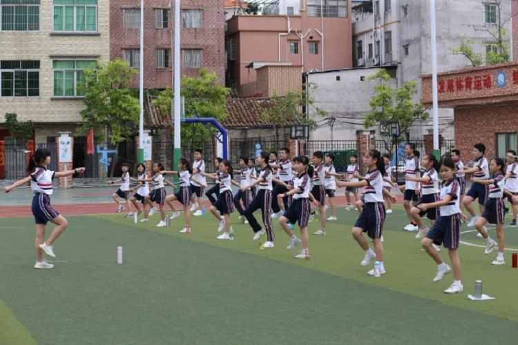 周忠和委员：先有孩子们的健康，再谈科学教育
