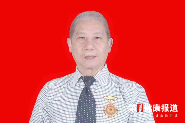彭作强凭借几十年临床经验为患者获颁健康宣传大使