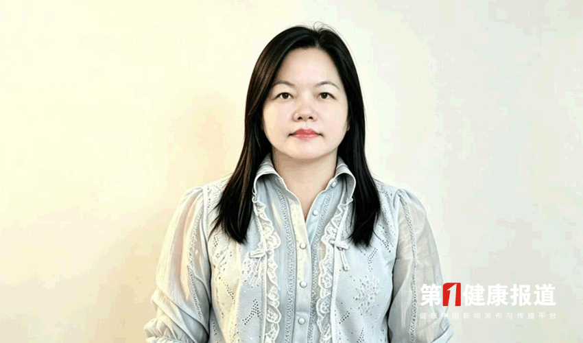 李怡欣医德双馨受一方百姓信赖获颁健康宣传大使